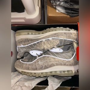 Supreme Nike air max